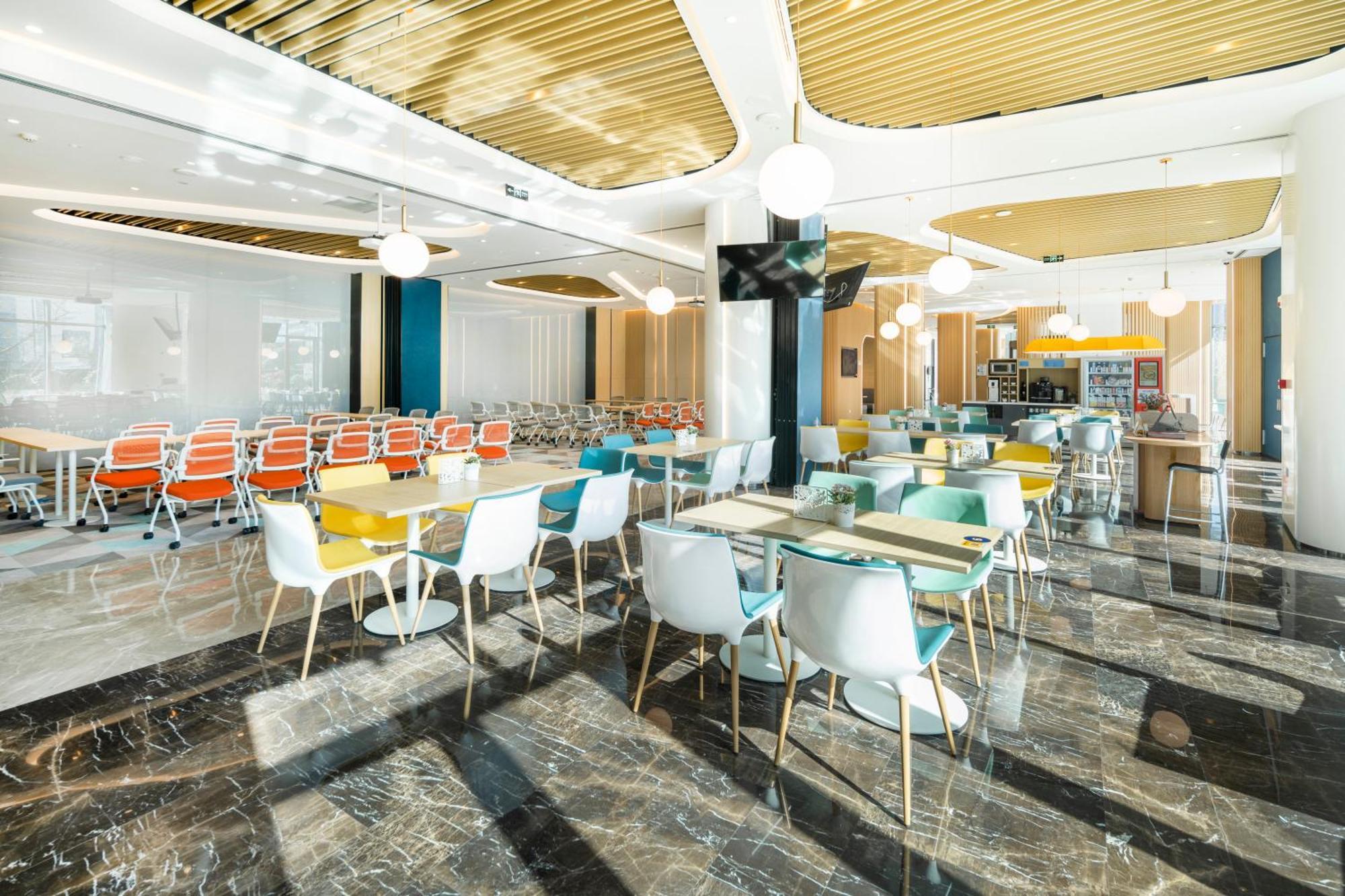 Holiday Inn Express Shanghai Pudong Zhangjiang, an IHG Hotel Bagian luar foto