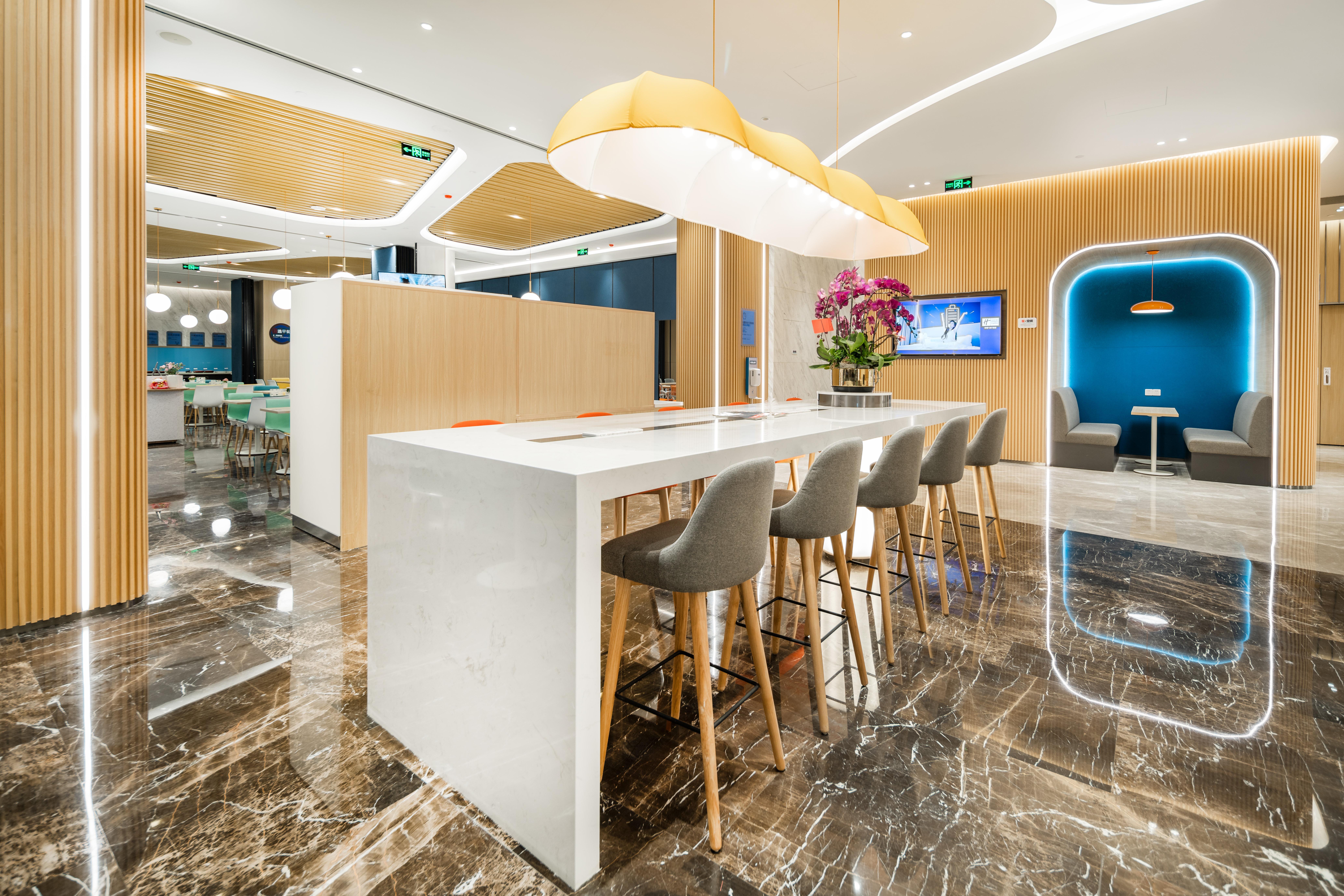 Holiday Inn Express Shanghai Pudong Zhangjiang, an IHG Hotel Bagian luar foto