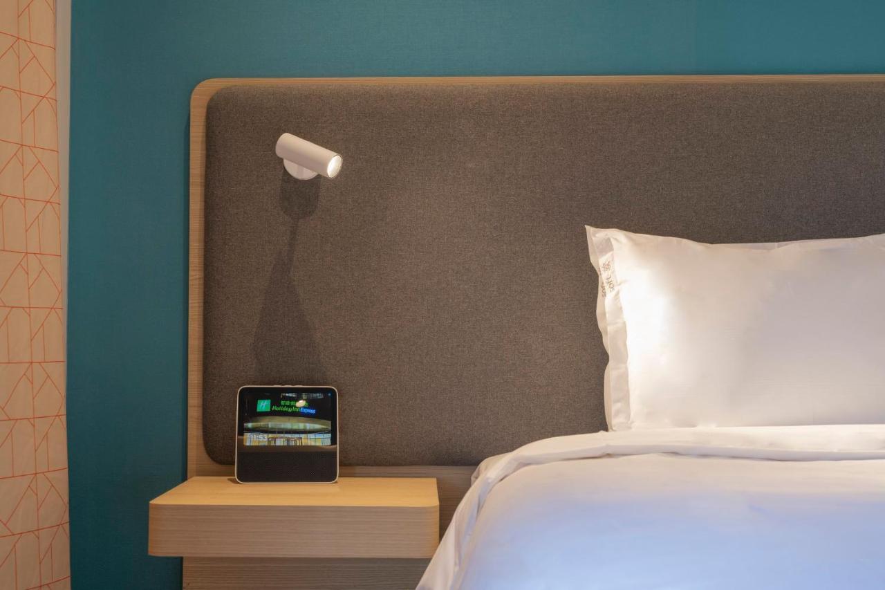 Holiday Inn Express Shanghai Pudong Zhangjiang, an IHG Hotel Bagian luar foto